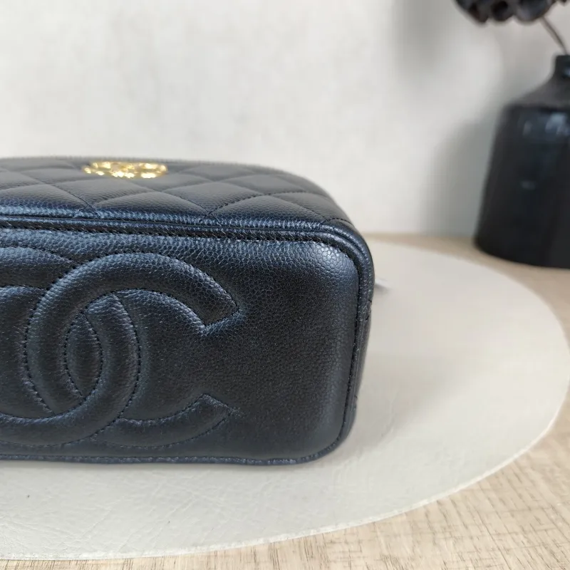 Chanel Crossbody Bag Edition 16 × 8 × 9.5 cm — detail view 5 of 13