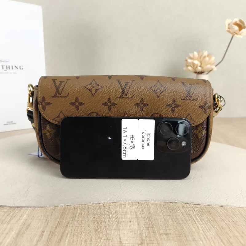 Louis Vuitton Crossbody Bag IVY Monogram PVC Small23.5 × 4.3 × 12 cm — cover view 2 of 5