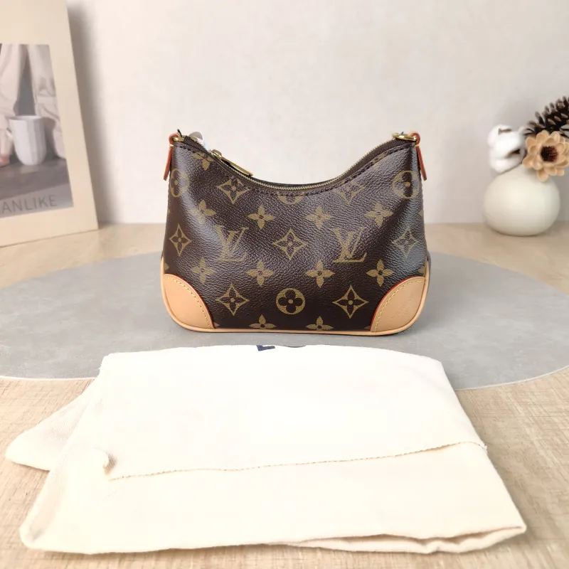 Louis Vuitton Crossbody Bag Boulogne PVC nano 19 × 8 × 13 cm — cover view 3 of 6