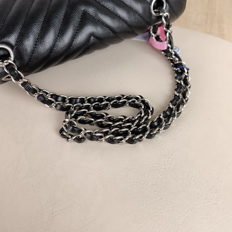 Chanel Crossbody Bag V Classic Flap CF Black Grained Calfskin Medium 25.5 × 6.5 × 15.5 cm 22 — detail view 7 of 14
