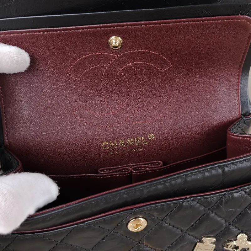 Chanel Crossbody Bag2.55 Edition Black Calfskinmini20 × 6 × 15.5 cm — detail view 11 of 13
