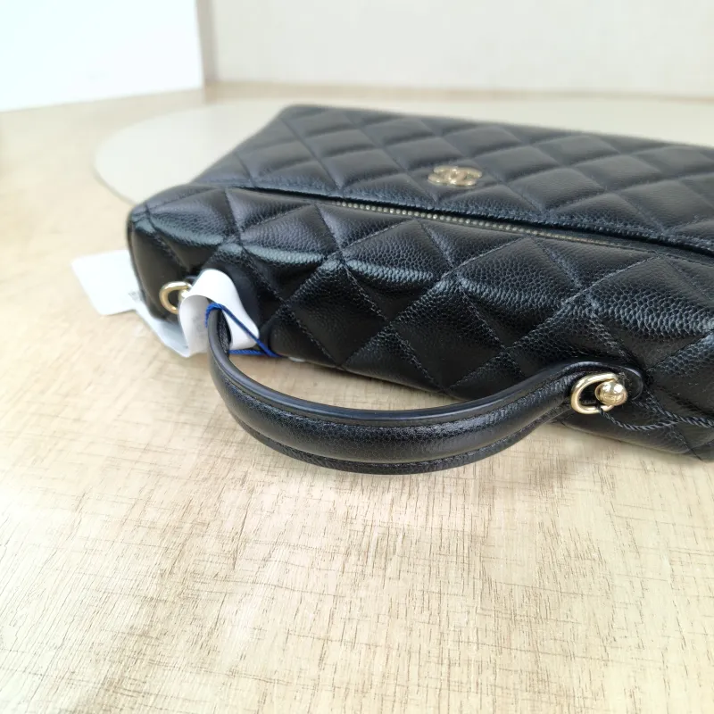 Chanel Crossbody Bag lp Box Bag Top Handle Crossbody Bag Black Grained Calfskin One Size 19.5 × 5 × 17 cm — detail view 9 of 13