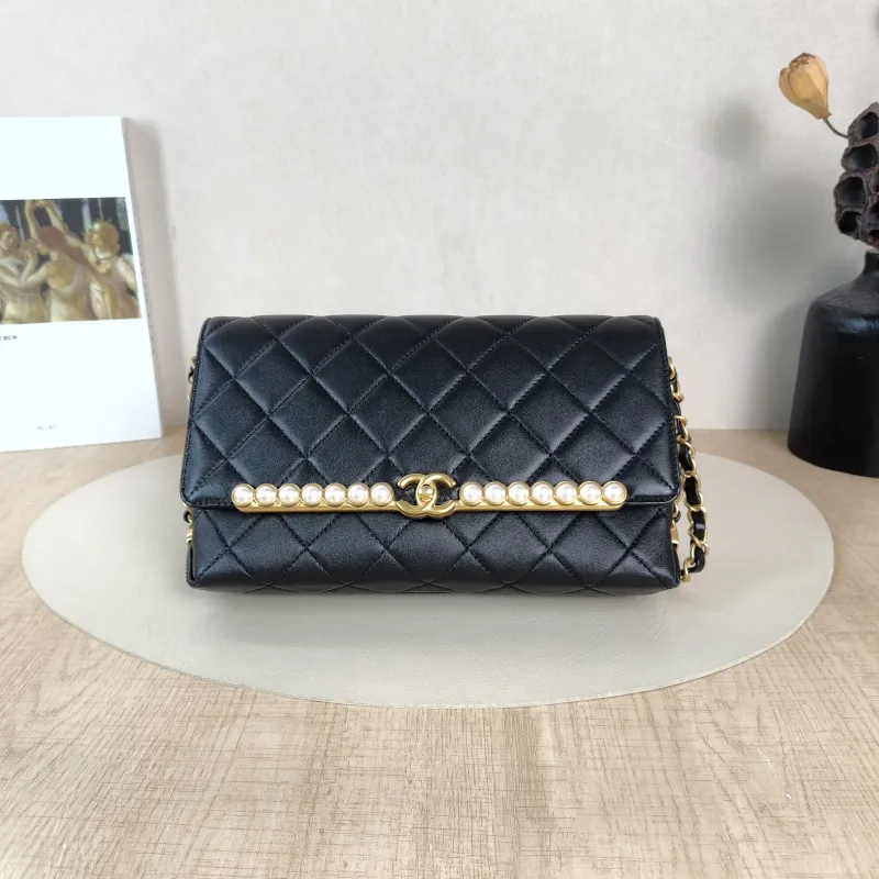 Chanel Shoulder Bag Pearl Black Calfskin One Size24 × 5 × 14 cm