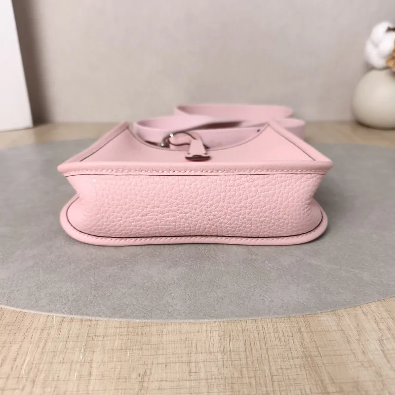 Hermès Crossbody Bag Evelyne Mini 16 Mini 16 TC Calfskinmini17 × 5.5 × 18 cm — cover view 3 of 6