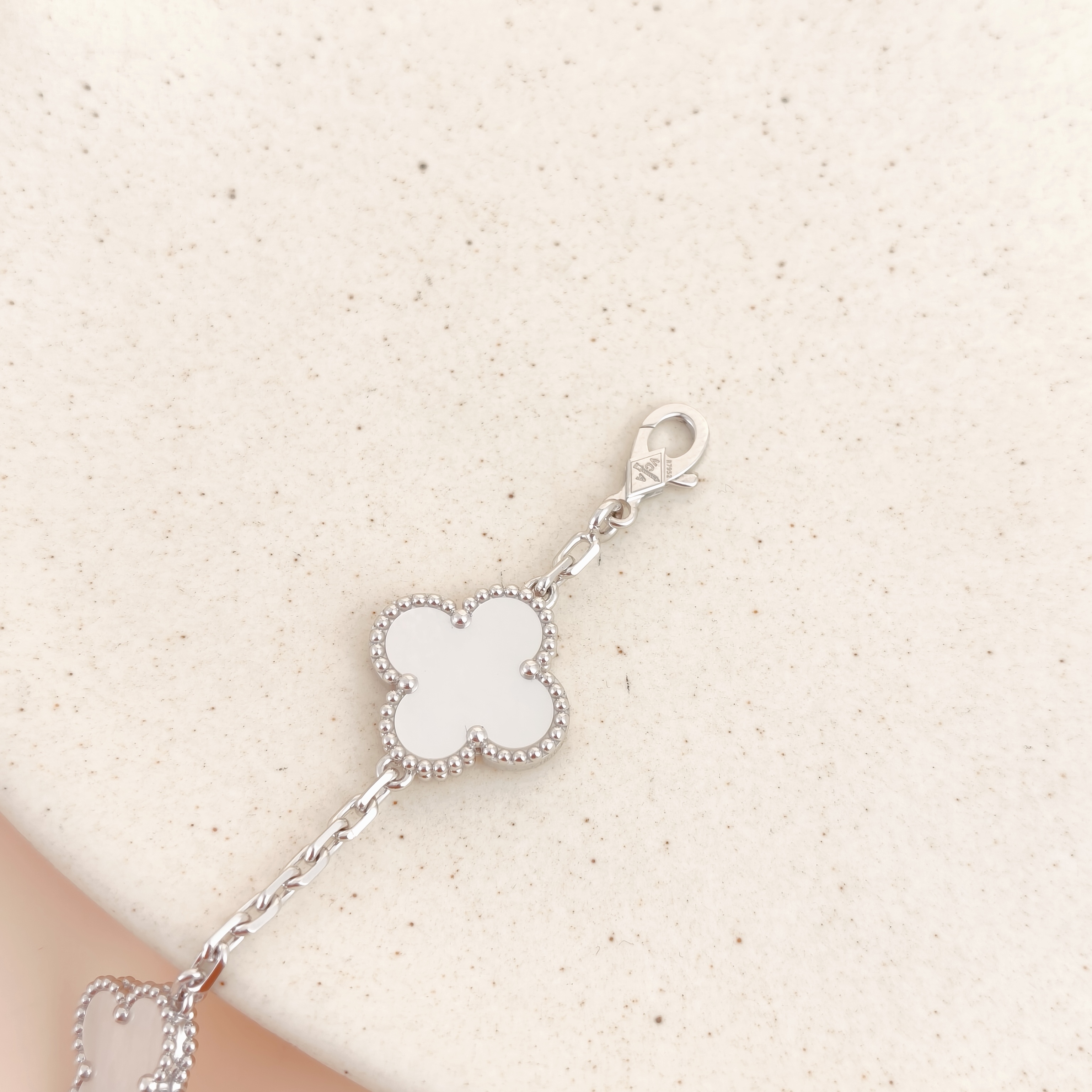 Van Cleef & Arpels Bracelet Alhambra Alhambra Collection Five-Motif Bracelet Pearl · White Mother-of-Pearl18KW hite Gold Vintage Small19cm — cover view 3 of 9