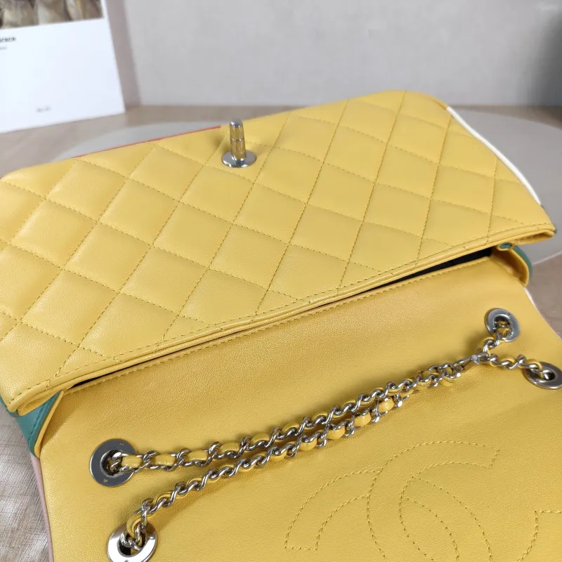 Chanel Crossbody Bag Classic Flap CF Yellow · Lambskin Medium 25.5 × 6.5 × 15.5 cm 23 — detail view 8 of 13