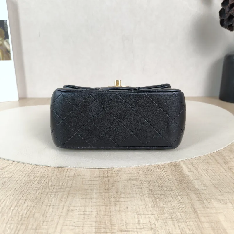 Chanel Crossbody Bag Black Lambskin One Size17 × 8 × 13.5 cm — cover view 2 of 5