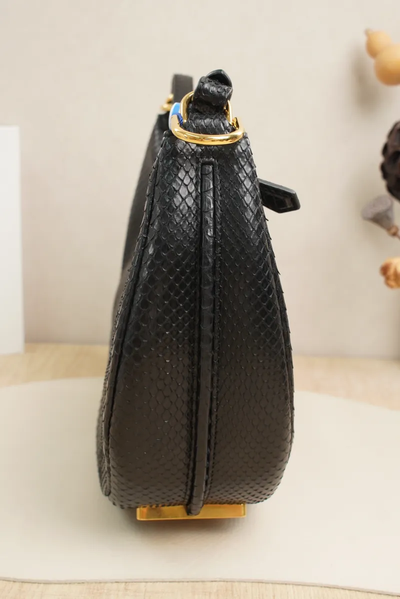 FENDI Bag Black One Size — detail view 2 of 13
