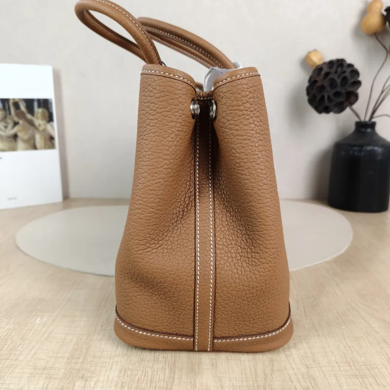 Hermès Top Handle Bag Garden Party 30 30 Negonda Calfskin Medium 30 × 13 × 21 cm K — detail view 10 of 11