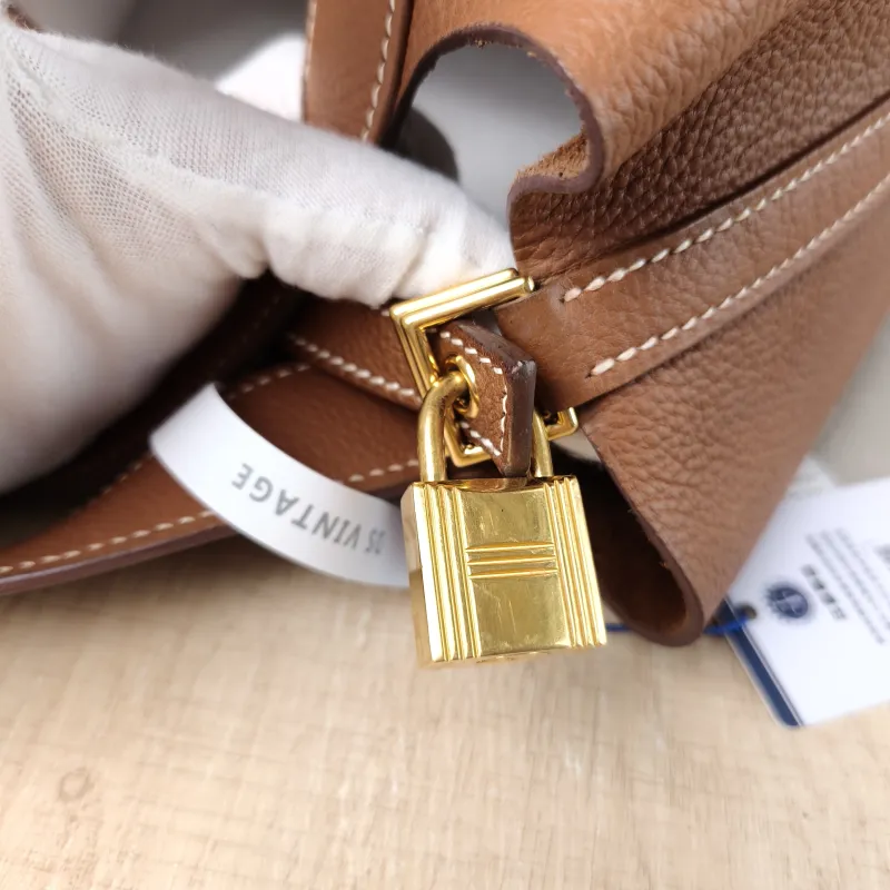 Hermès Top Handle Bag Picotin Lock 22 22 Taurillon Clemence TC Calfskin Medium 22 × 18 × 21 cm W Conditioned — detail view 7 of 14