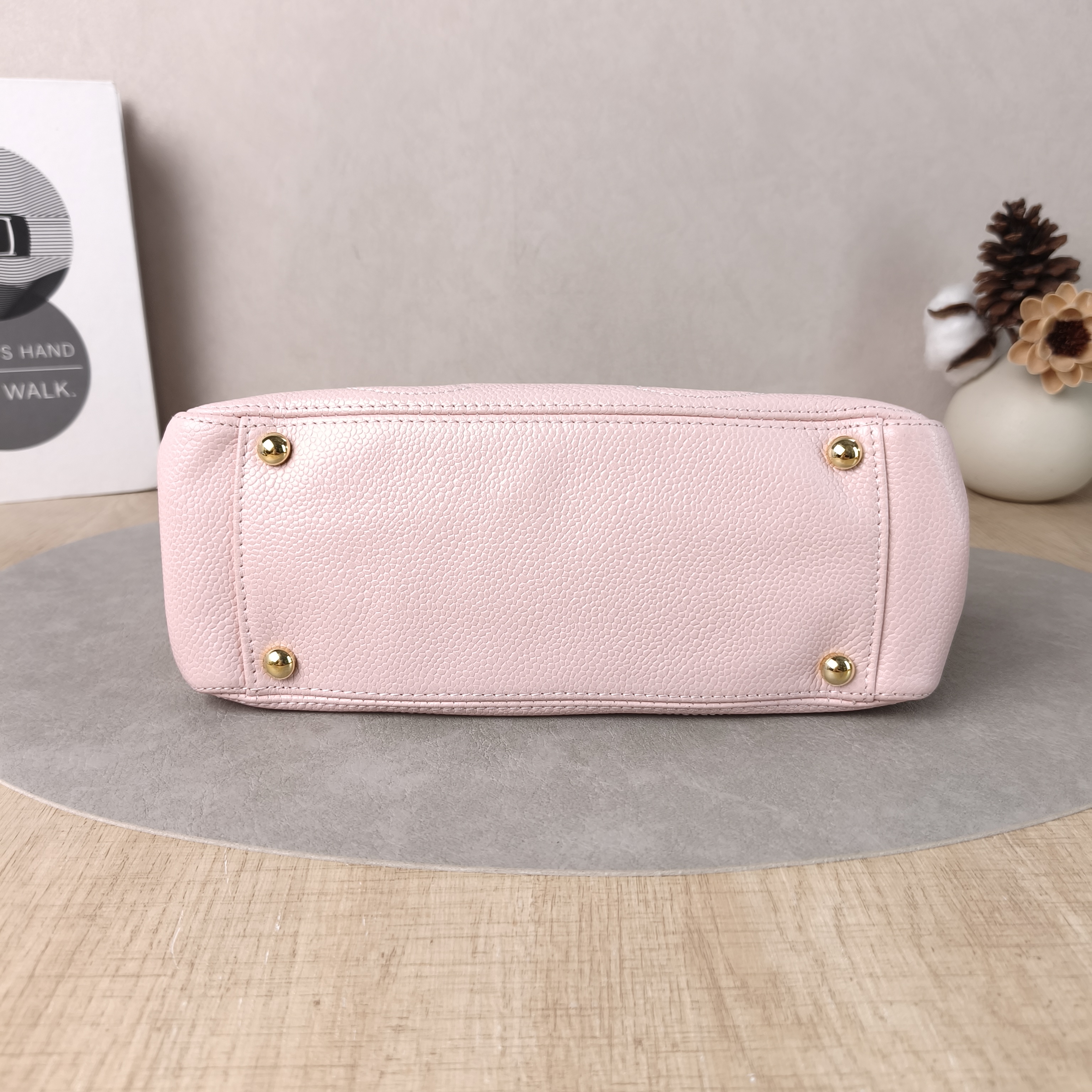 Chanel Shoulder Bag Tote Bag Pink Grained Calfskin One Size23 × 8 × 16 cm — cover view 2 of 5