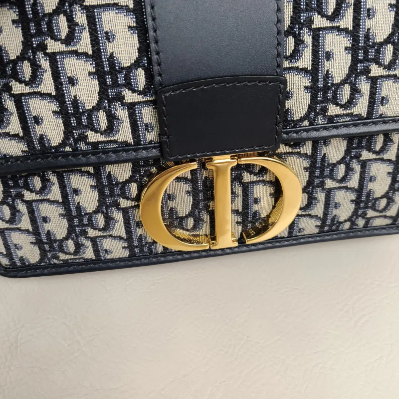 DIOR Crossbody Bag30Montaigne 30 Edition Canvas Medium25 × 9 × 16.5 cm — detail view 4 of 13