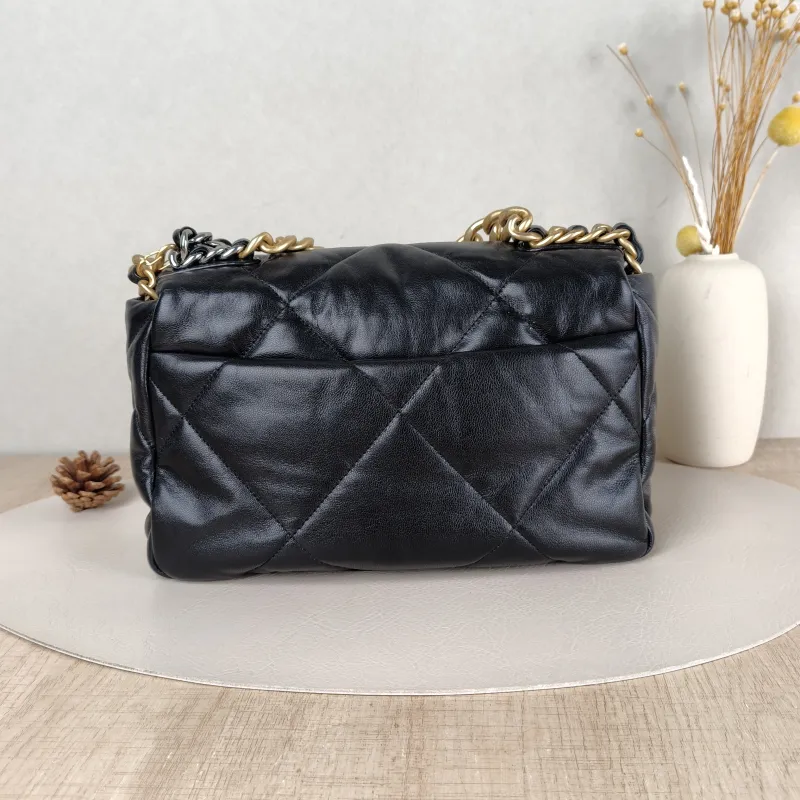 Chanel Crossbody Bag19Bag Black SL ambskin Small26 × 9 × 16 cm — cover view 5 of 5