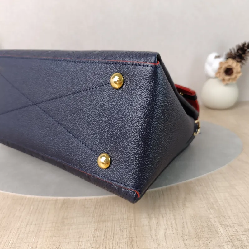 Louis Vuitton Crossbody Bag Georges Blue Calfskin Medium34 × 15 × 22 cm — detail view 2 of 15