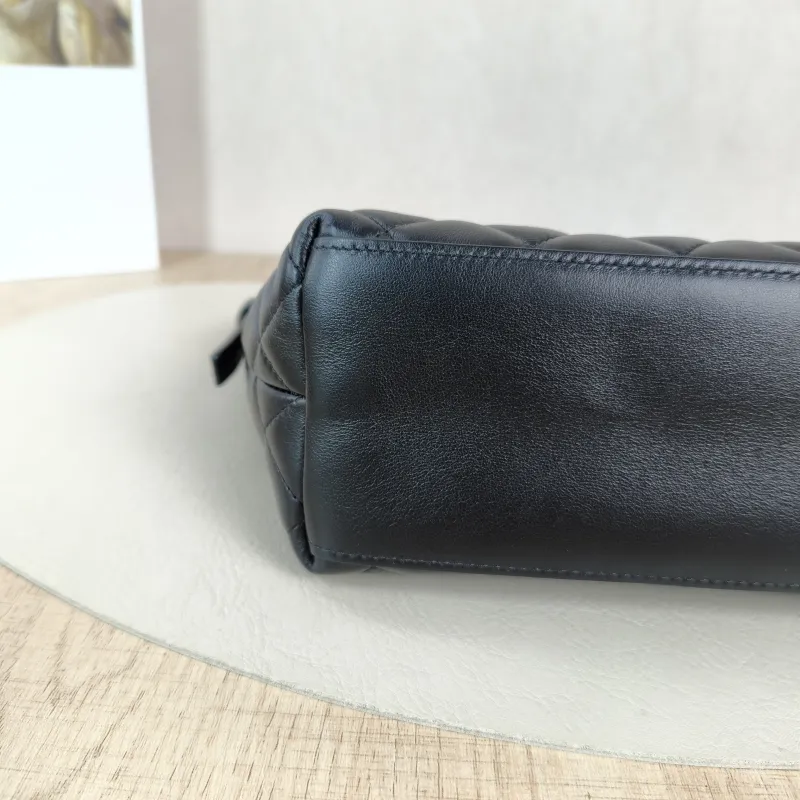 Chanel Crossbody Bag Hobo Vanity Case Bag Black Lambskin One Size19 × 8 × 14 cm — detail view 6 of 11