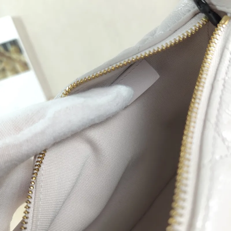 Chanel Crossbody Bag Crossbody Bag Grained Calfskin One Size16 × 6 × 13 cm — detail view 9 of 12