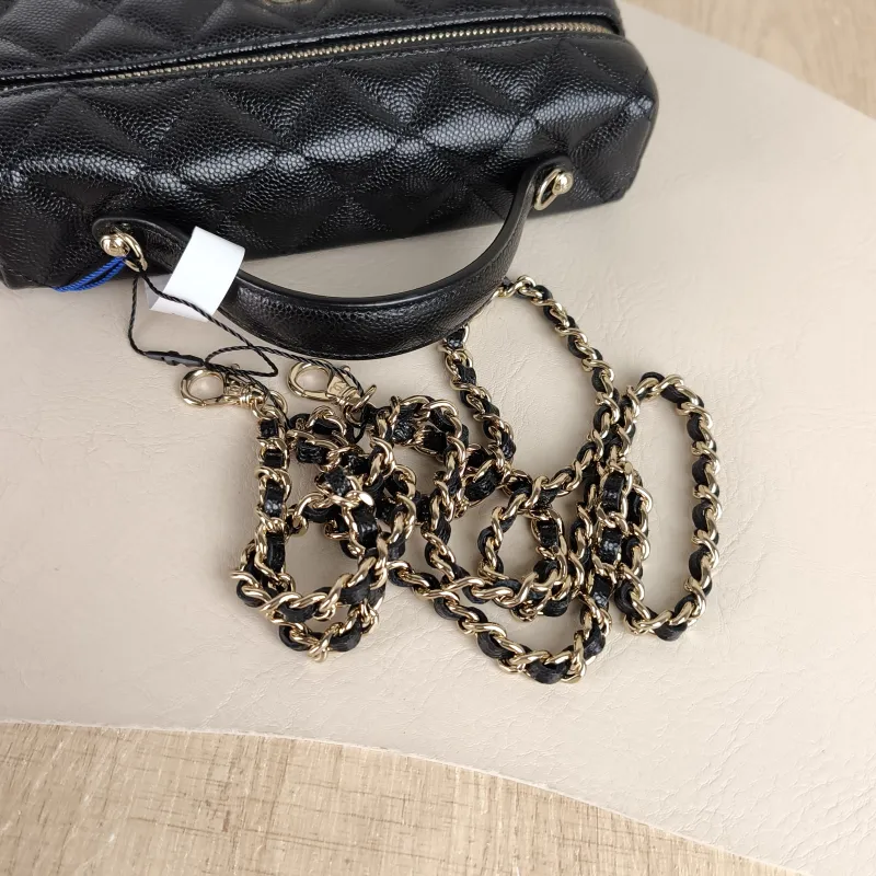 Chanel Crossbody Bag lp Box Bag Top Handle Crossbody Bag Black Grained Calfskin 19.5 × 5 × 12 cm — detail view 5 of 11