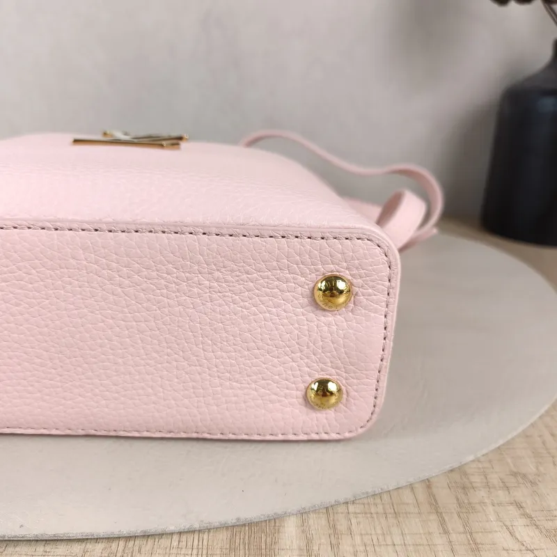 Louis Vuitton Shoulder Bag Capucines Pink Calfskin Mini 21 × 8 × 14 cm — detail view 1 of 15