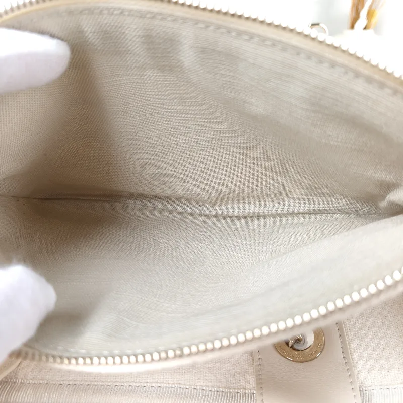 Chanel Shoulder Bag White Canvas One Size 32 × 16 × 23 cm — detail view 6 of 17