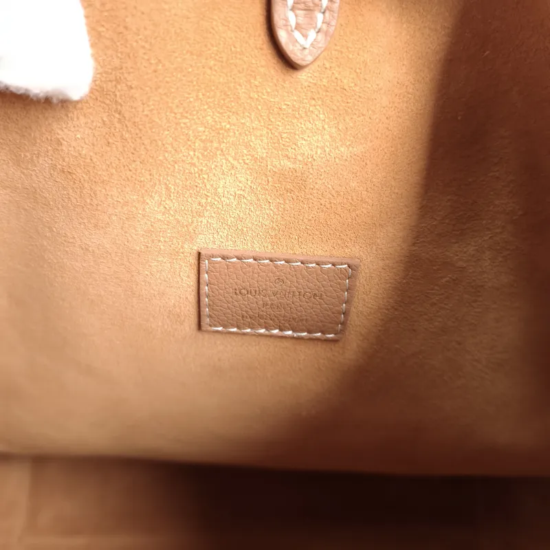 Louis Vuitton Shoulder Bag Low Key Hobo Shoulder Bag Calfskin Medium 31 × 18 × 35 cm — detail view 11 of 11