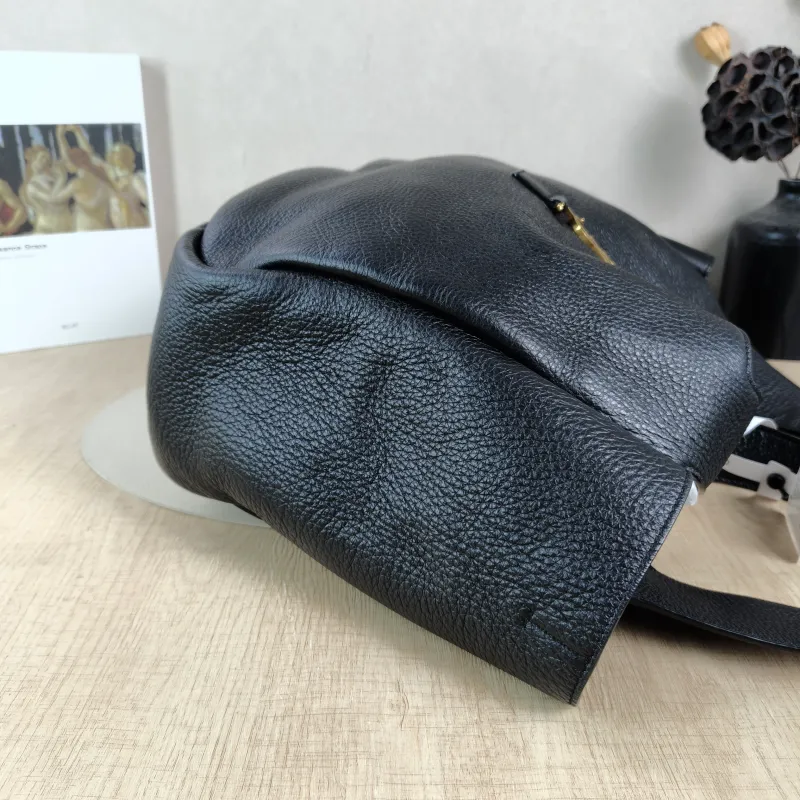 SAINT LAURENT Shoulder Bag LE 5 À 7 BEA Black One Size36 × 11 × 28 cm — detail view 9 of 12