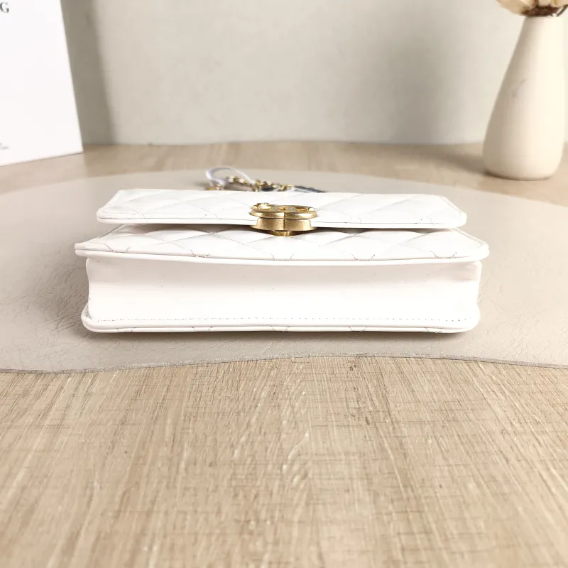 Chanel Crossbody Bag woc White Calfskin Mini 17.2 × 3.3 × 10 cm — cover view 2 of 6