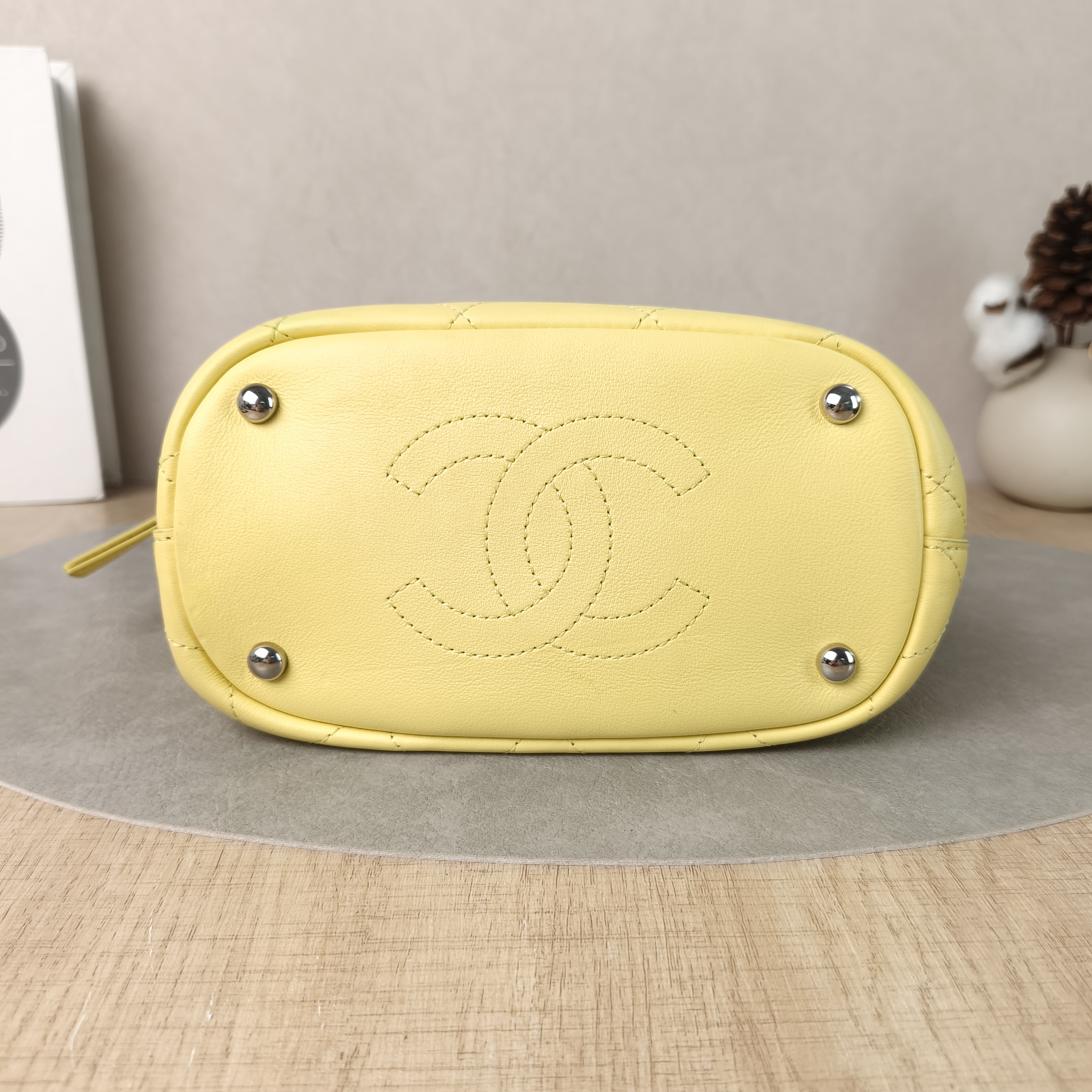 Chanel Crossbody Bag Crossbody Bag Calfskin One Size19 × 10 × 24 cm — cover view 6 of 6