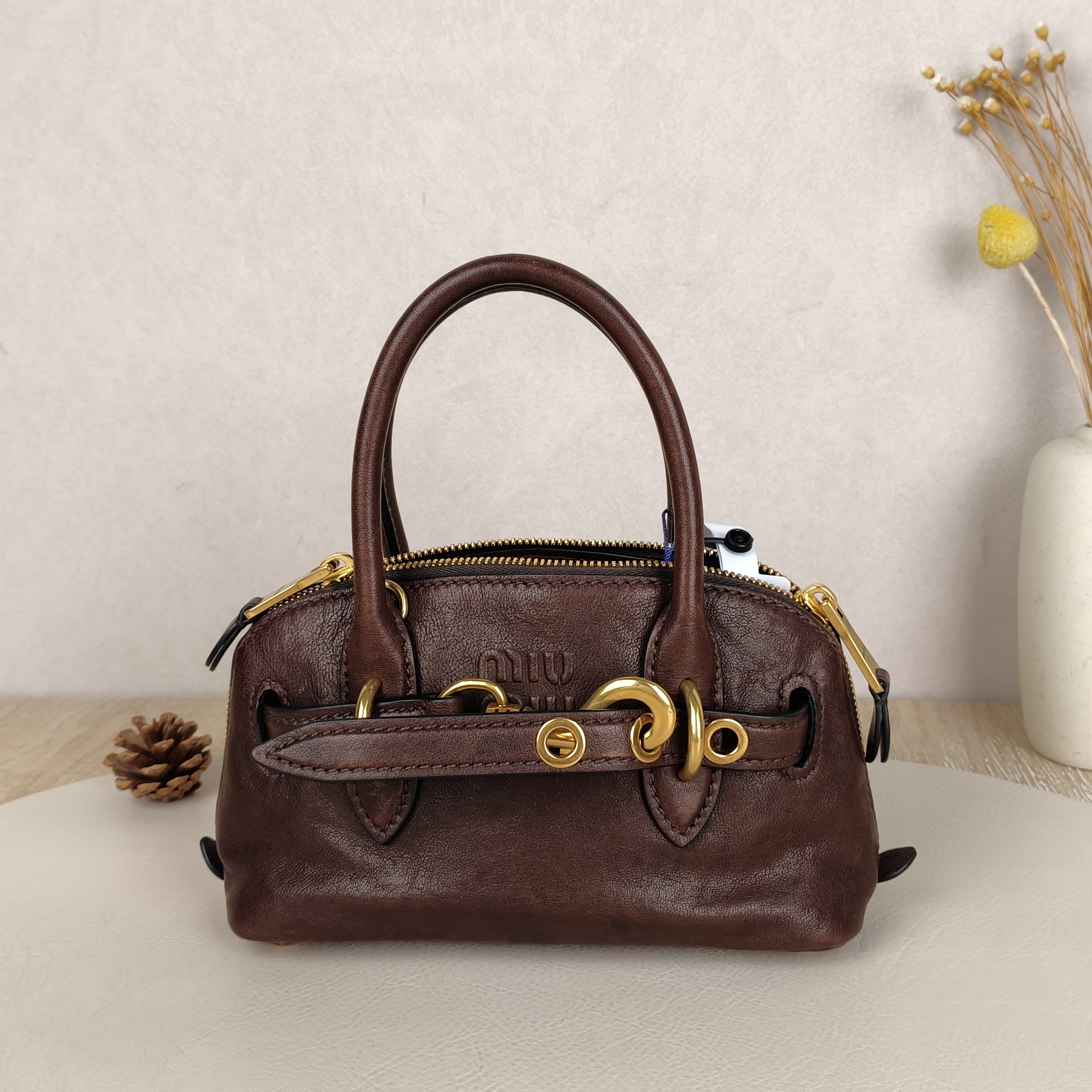 Miumiu Top Handle Bag Aventure Top Handle Bag SL ambskinmini21 × 8 × 13.2 cm