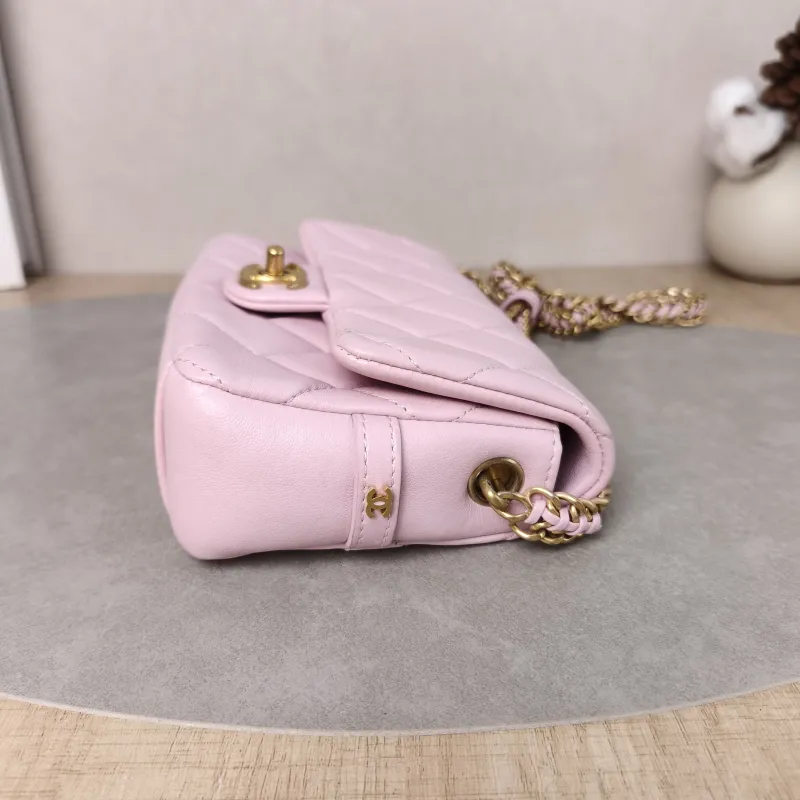 Chanel Crossbody Bag Woven Shoulder Strap Editioncf mini Pink Lambskin mini20 × 6 × 12 cm — detail view 3 of 14