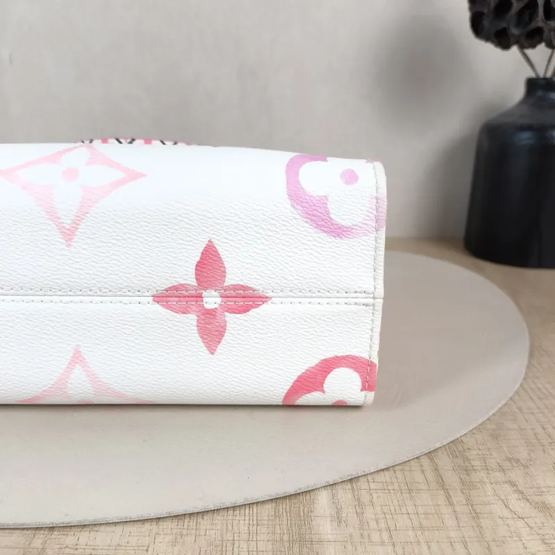 Louis Vuitton Shoulder Bag Onthego Collection PVC Small25 × 11.5 × 19 cm — detail view 7 of 12