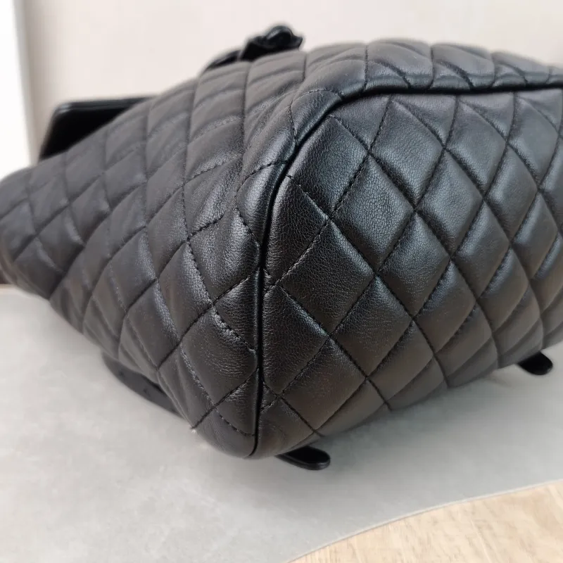 Chanel Backpack 23s Backpack Black Lambskin Large 20 × 12 × 25 cm 22 — detail view 2 of 11