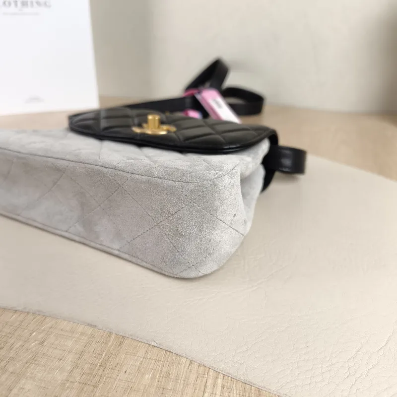 Chanel Crossbody Bag Suede Black Suede One Size18.5 × 6.5 × 15 cm — detail view 7 of 11