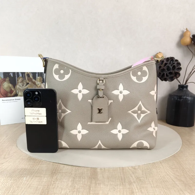 Louis Vuitton Crossbody Bag Carryall Calfskin Small 29.5 × 12 × 24 cm — cover view 3 of 5