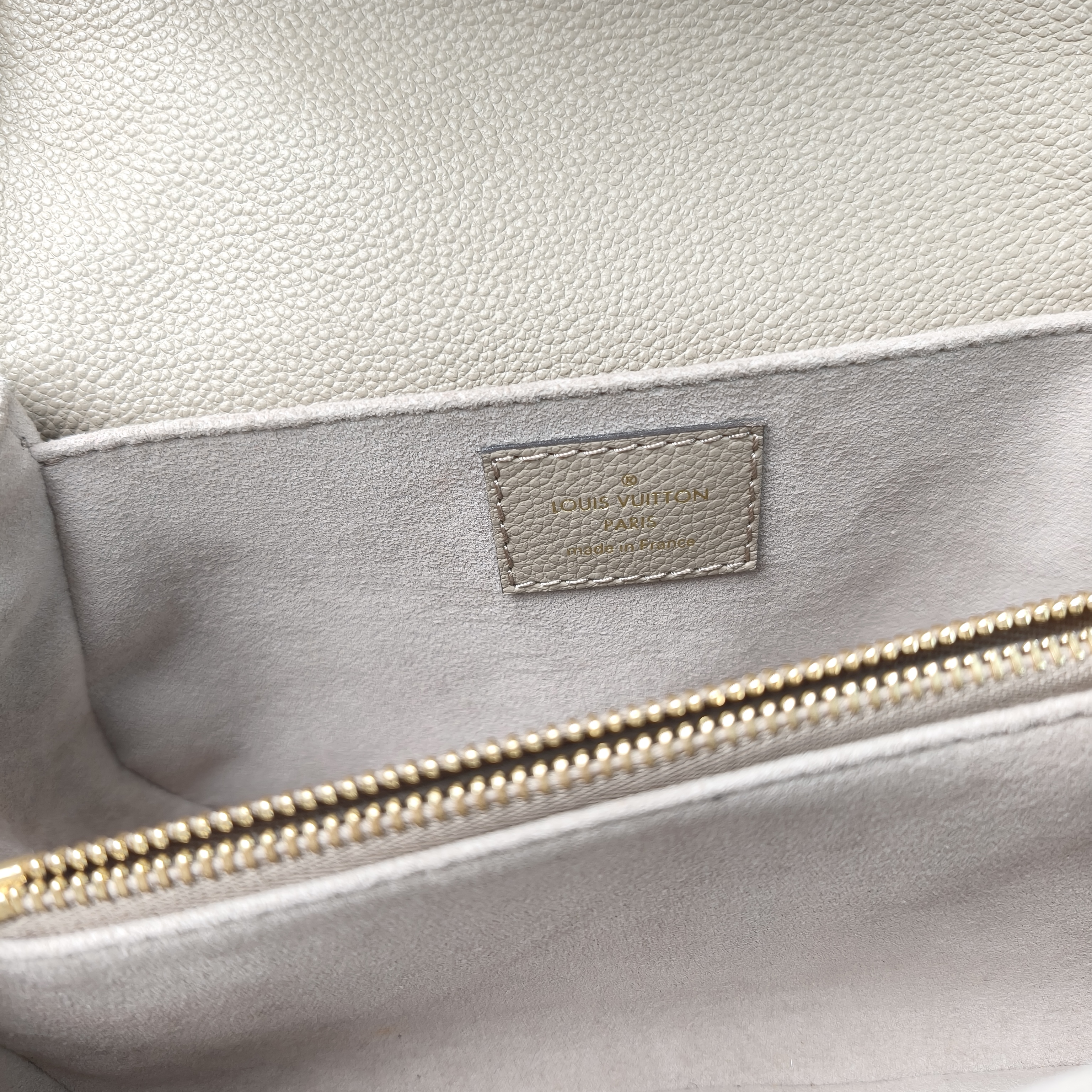 Louis Vuitton Bag Pochette Métis East West Empreinte Monogram 21.5*6*13.5 detail 3
