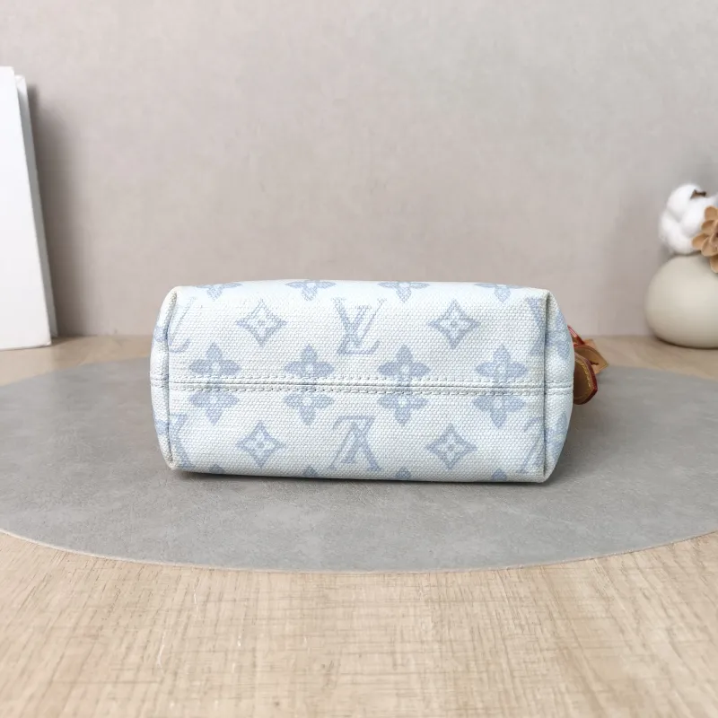 Louis Vuitton Shoulder Bag Pochette Hills Blue PVC One Size 18.5 × 6.5 × 11 cm — cover view 6 of 6