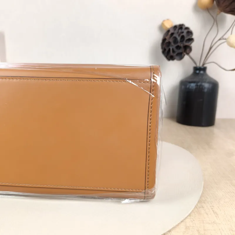 FENDI Top Handle Bag Sunshine Shopping Tote Caramel Calfskin Medium 35 × 17 × 31 cm — detail view 7 of 10