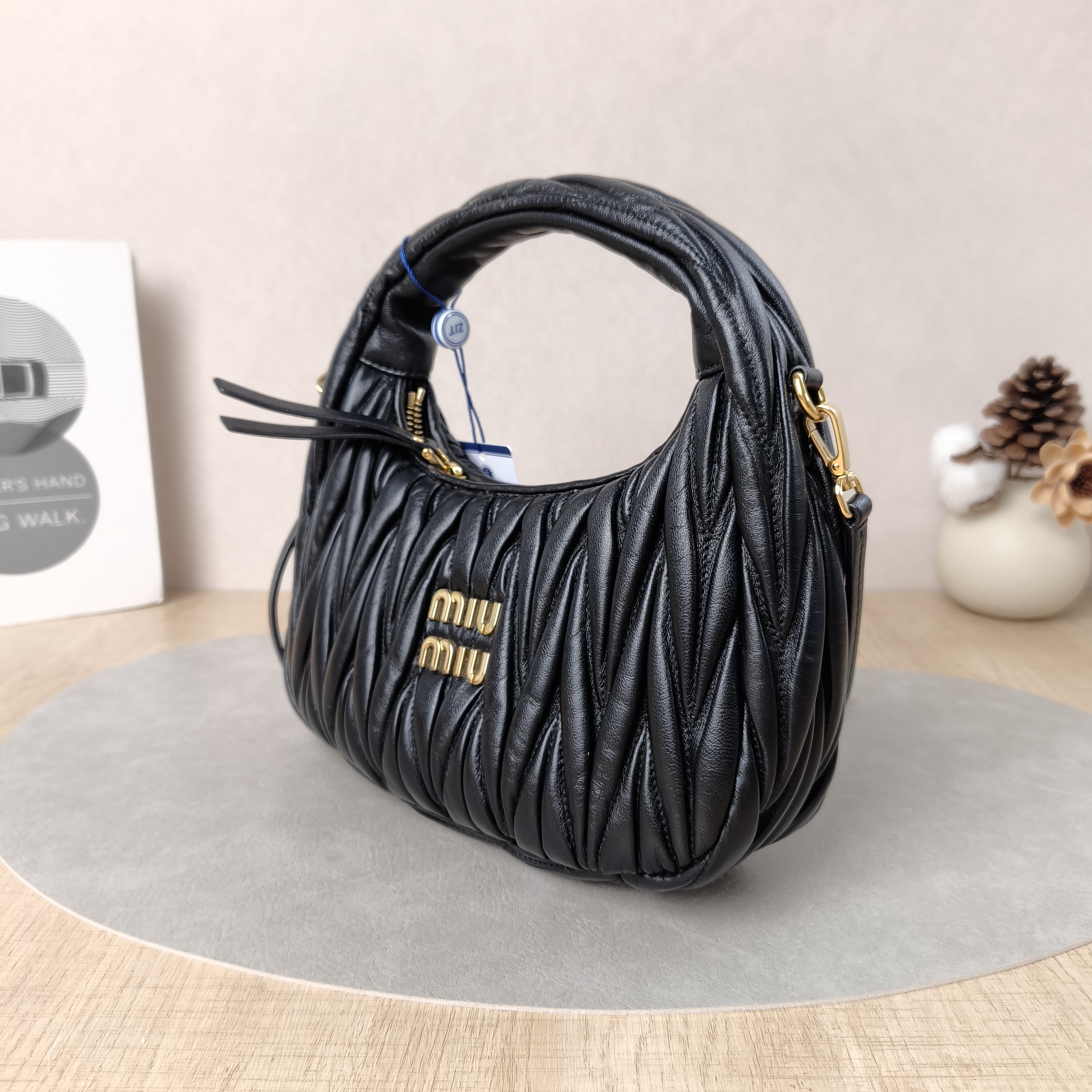 Miumiu Shoulder Bag Wander Matelassé Hobo Black SL ambskin Small20 × 6 × 17 cm — cover view 4 of 6