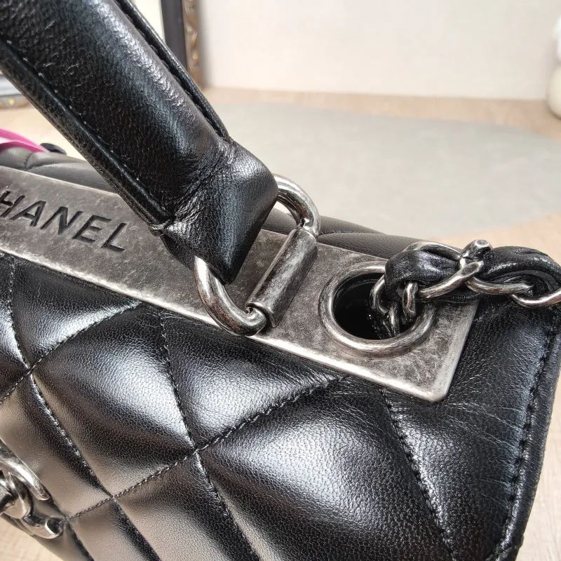 Chanel Crossbody Bag Trendy CC Black Lambskin Small25 × 12 × 17 cm — detail view 22 of 23