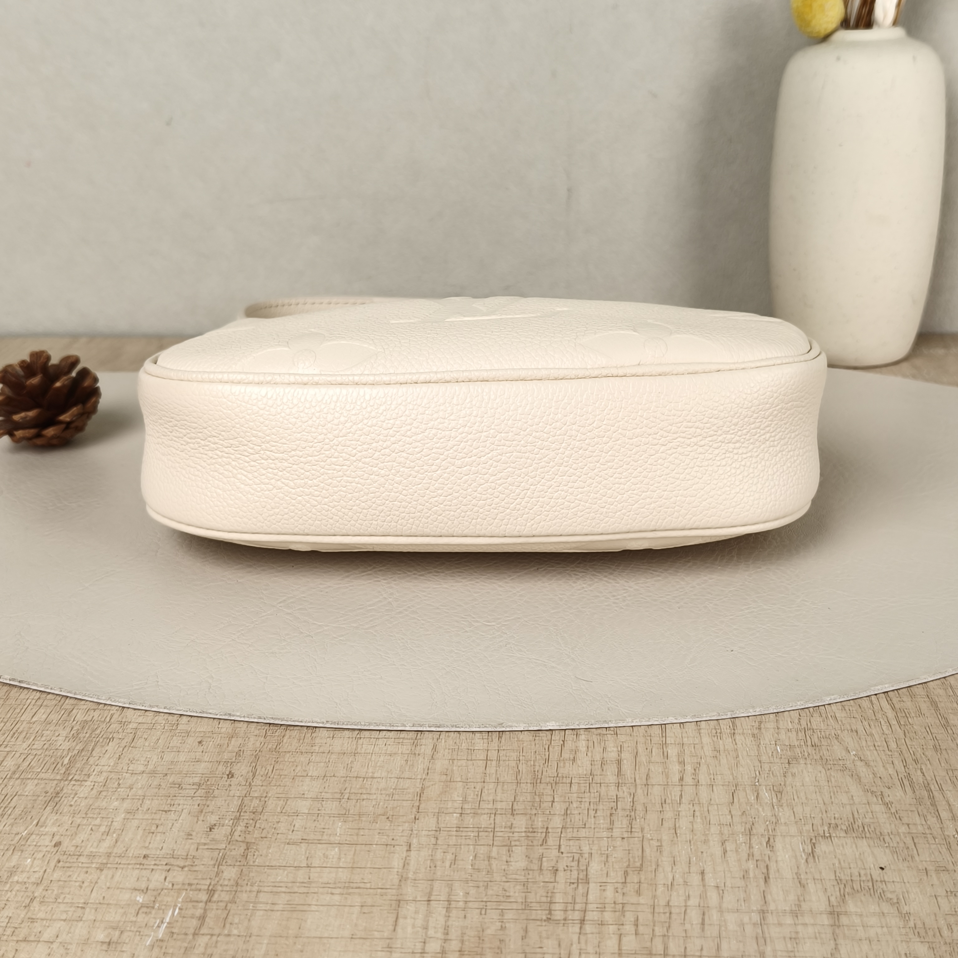 Louis Vuitton Shoulder Bag Moon White Calfskinmini20.5 × 5 × 11 cm — cover view 5 of 5