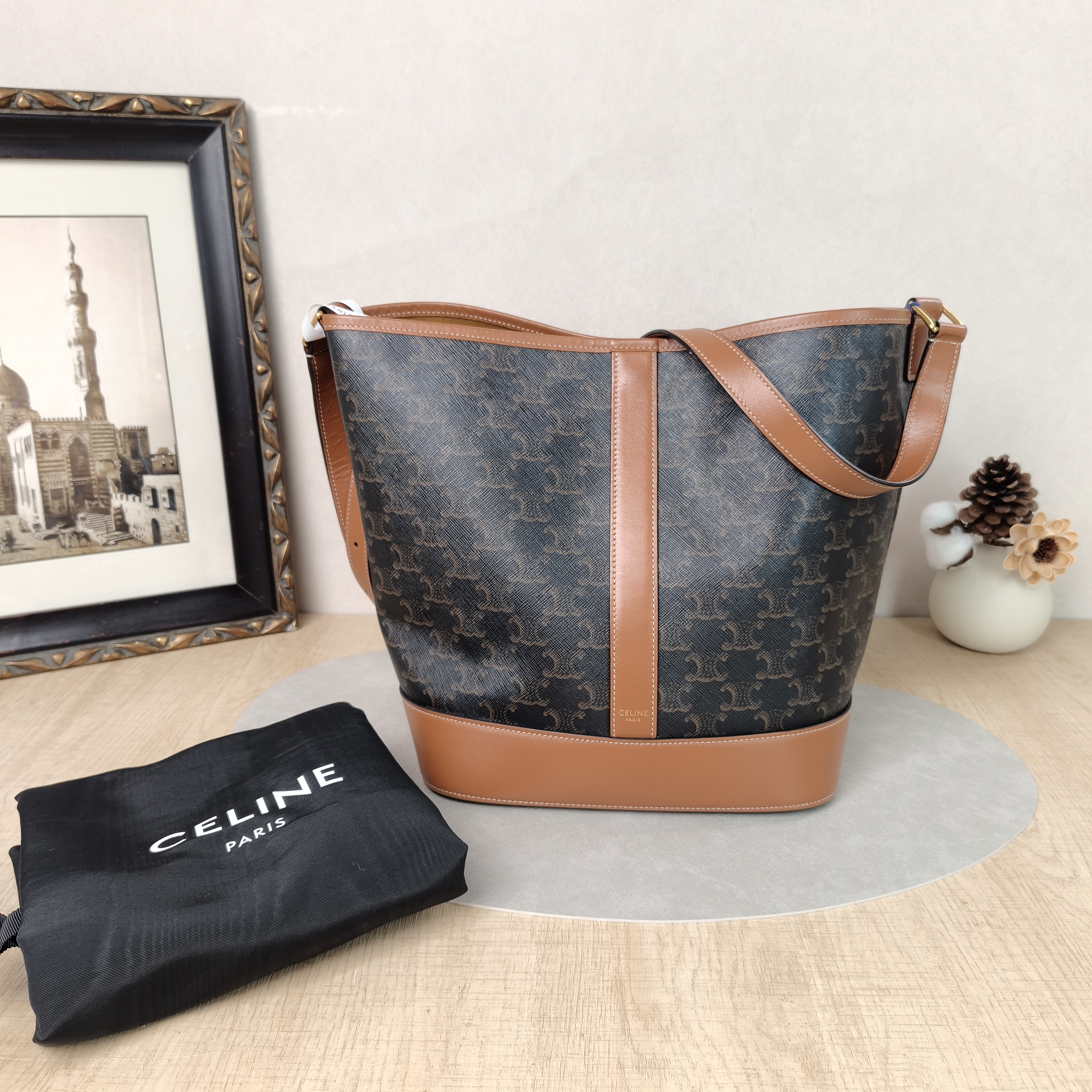CELINE Crossbody Bag Triomphe Bucket Bag Monogram PVC Medium24 × 18 × 27 cm — cover view 5 of 6