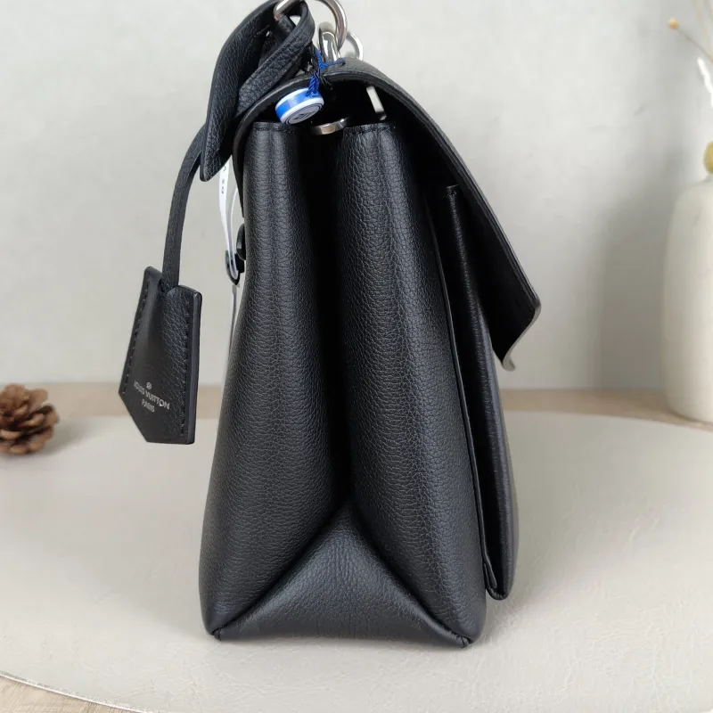 Louis Vuitton Crossbody Bag My Lockme Messenger Bag Black Calfskin Medium28 × 11 × 20 cm — detail view 8 of 15