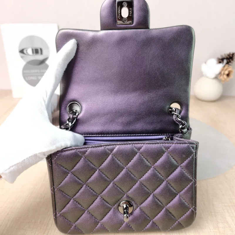 Chanel Crossbody Bag Classic Flap Mini CF Mini Lambskin One Size 17 × 8 × 13.5 cm 24 — detail view 9 of 11