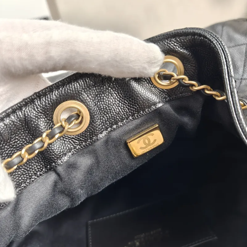 Chanel Shoulder Bag25Bag Black Grained Calfskin Small26 × 14 × 30 cm — detail view 5 of 12