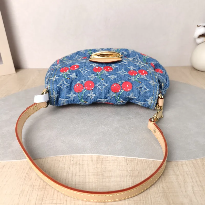 Louis Vuitton Shoulder Bag Sunset Blue · One Size 27 × 3 × 18 cm — detail view 10 of 13