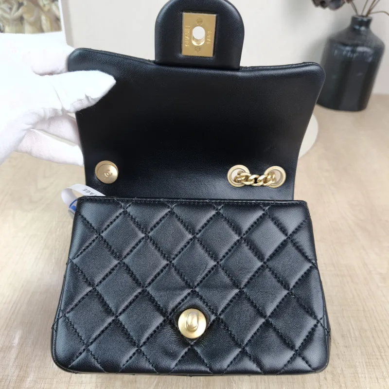 Chanel Crossbody Bag Black with Gold-Tone Hardware Lambskin Mini 17 × 8 × 12 cm — detail view 5 of 13