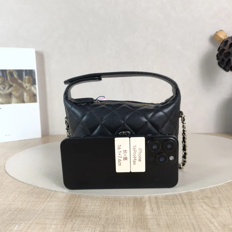Chanel Crossbody Bag Vanity Case Bag Black Grained Calfskin 20 × 6 × 19 cm — cover view 2 of 5