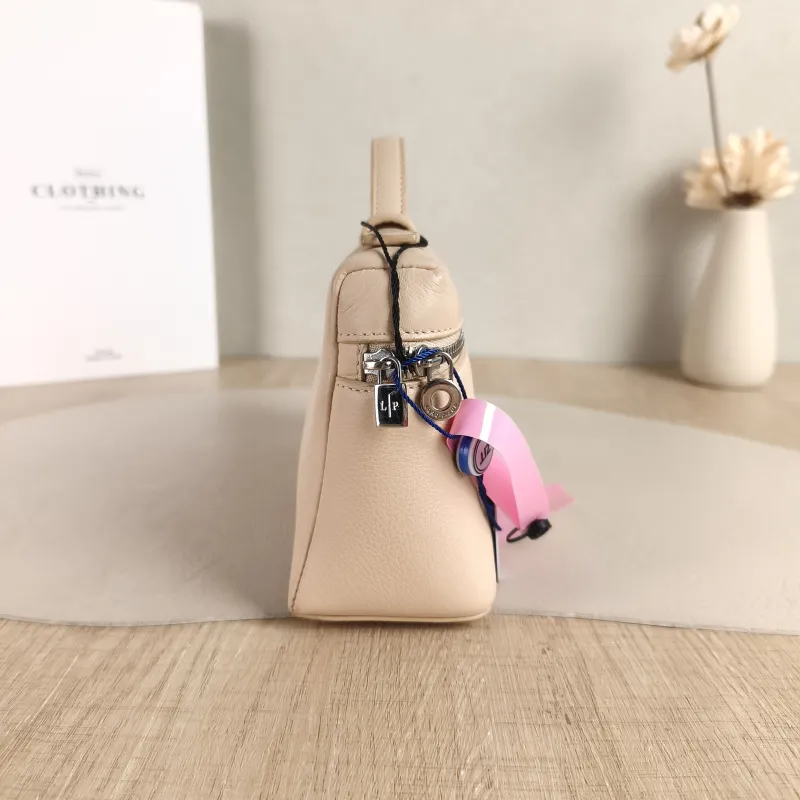 Loro Piana Crossbody Bag Extra Pocket L19 Calfskin One Size 19 × 7 × 11.5 cm — detail view 8 of 8