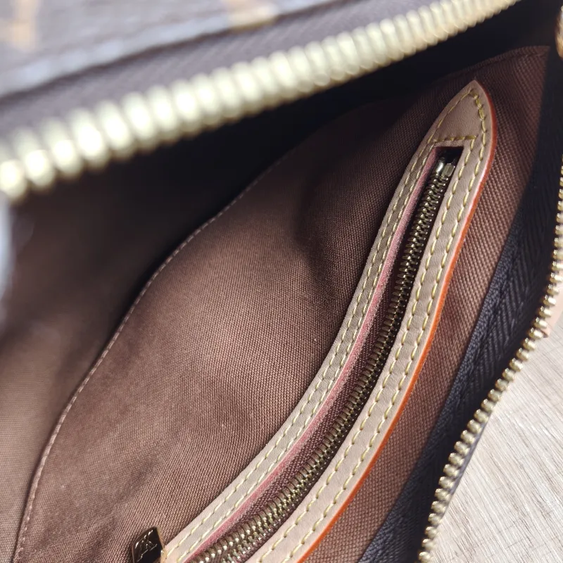 Louis Vuitton Crossbody Bag Speedy25Shoulder Strap Edition-Monogram PVC Medium25 × 15 × 19 cm — detail view 4 of 12