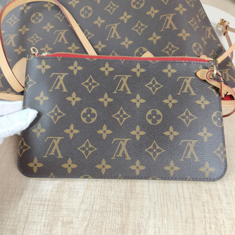 Louis Vuitton Shoulder Bag Neverfull Monogram PVC Medium 31 × 14 × 28 cm — detail view 8 of 13