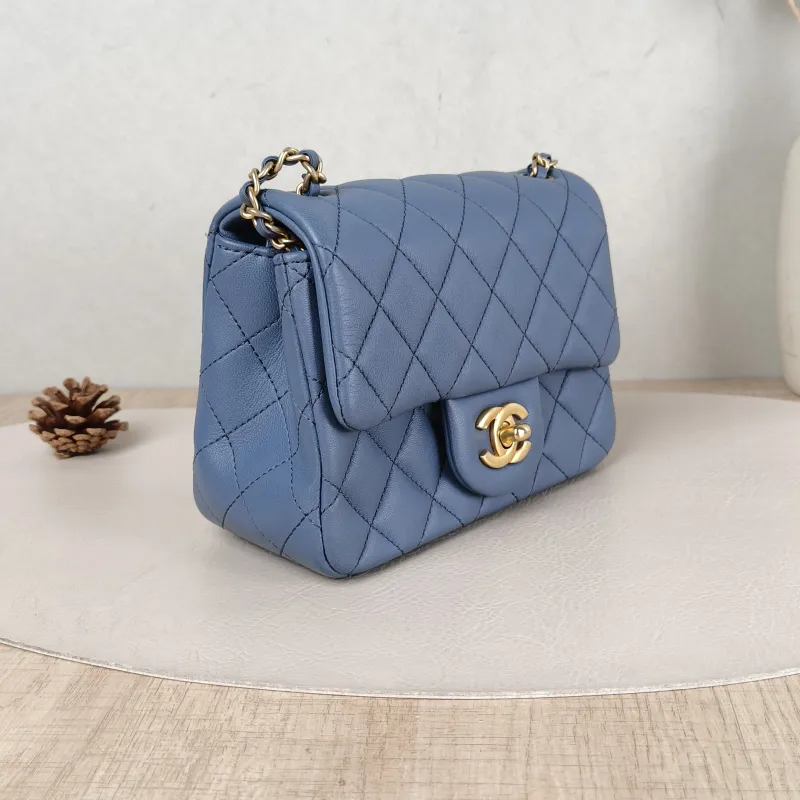 Chanel Crossbody Bag Blue Lambskin One Size 17 × 8 × 13.5 cm — cover view 3 of 5